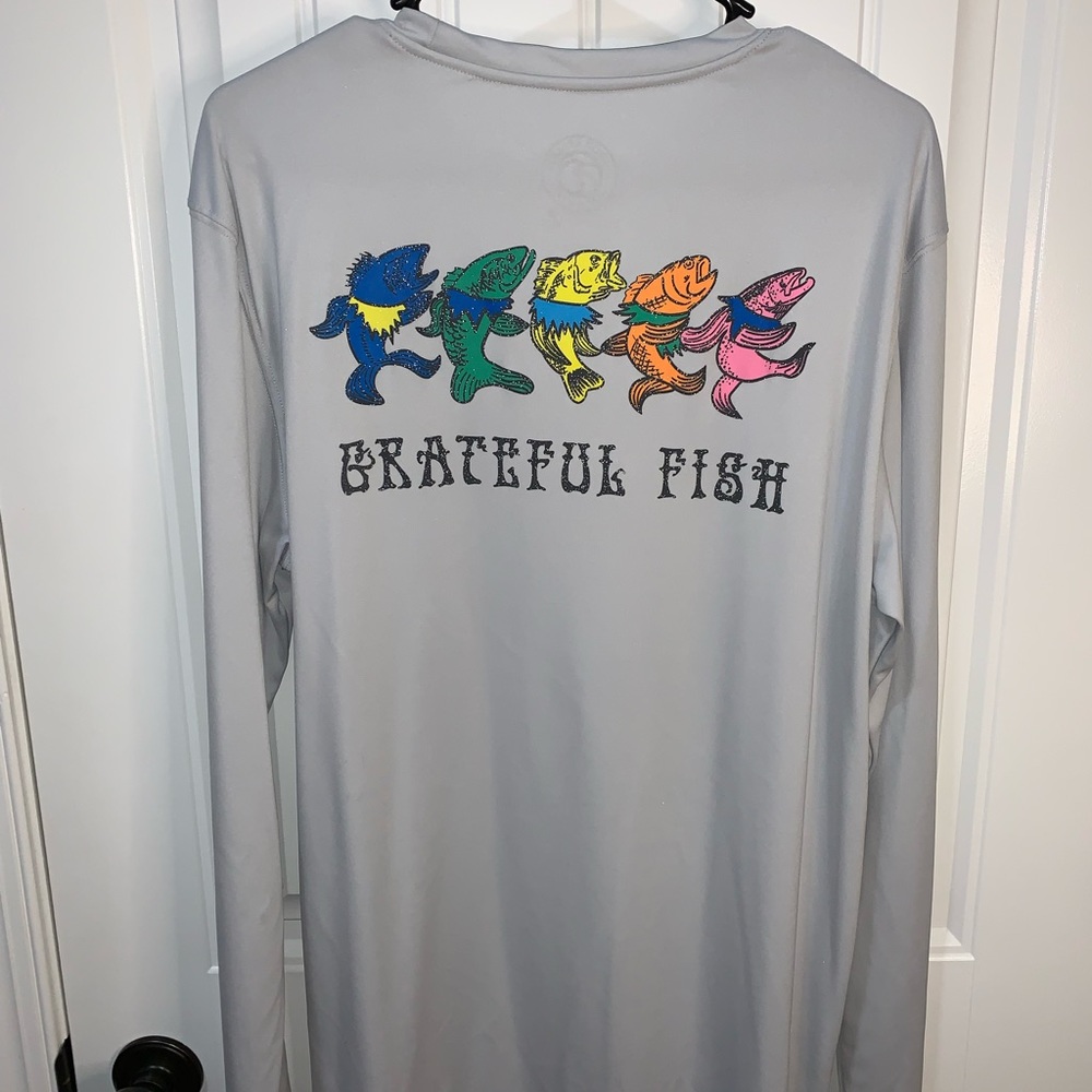Vapor apparel fishing shirt size large
